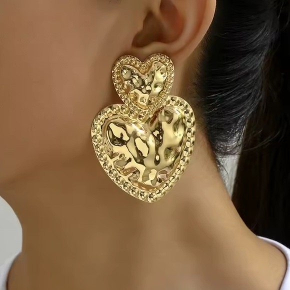 ZARA Heart-Shaped Earrings - Picture 1 of 6